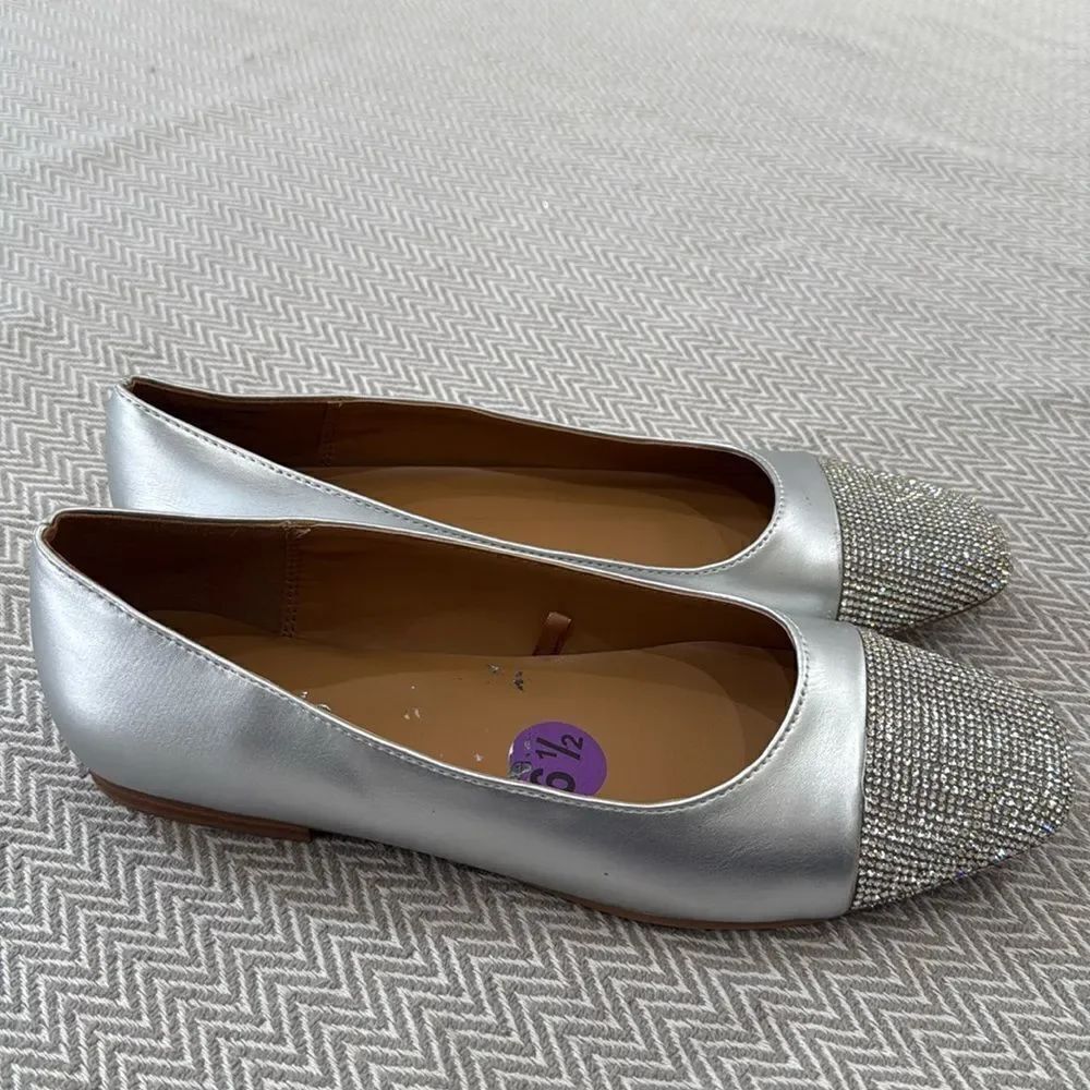 Kensie Silver Crystal Cap Toe Ballet Flat Size 6.5